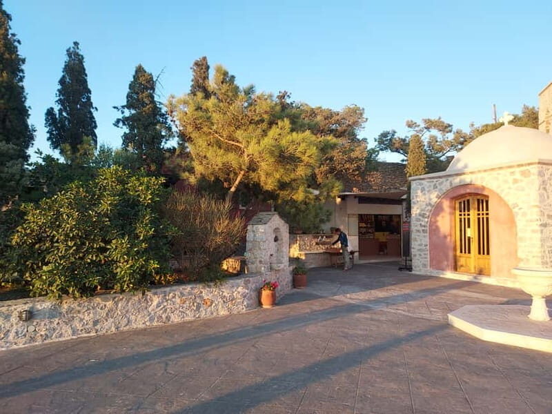 From Oia & Thera: Santorini Villages Guided Tour with Pickup - The Breakdown of the Tour Experience