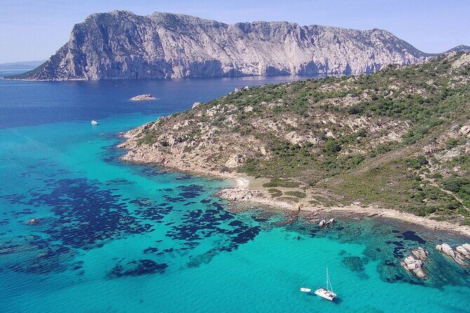 From Olbia: catamaran tour between Tavolara and Cala Moresca - FAQ