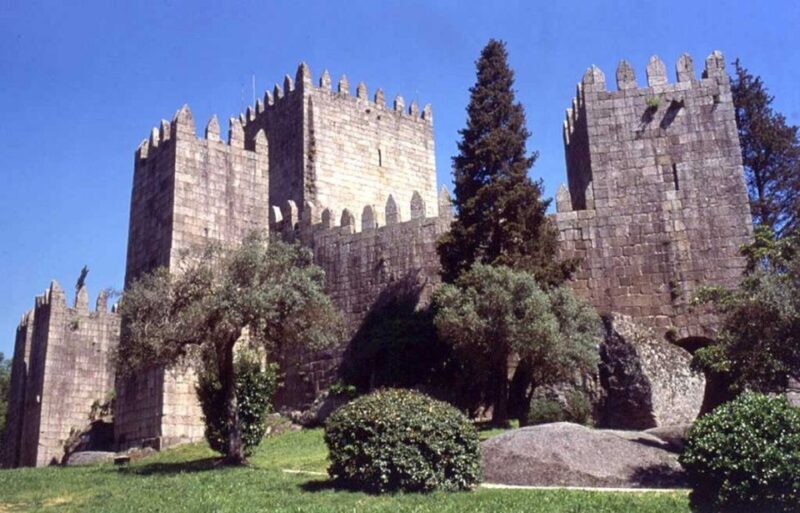 From Oporto: Guimarães Tour (4Hours) - Half Day - Key Points