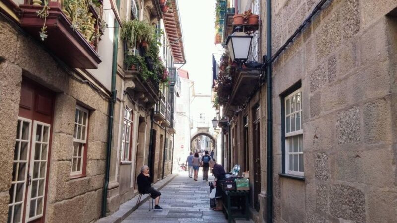 From Oporto: Guimarães Tour (4Hours) - Half Day - Considerations and Possible Downsides