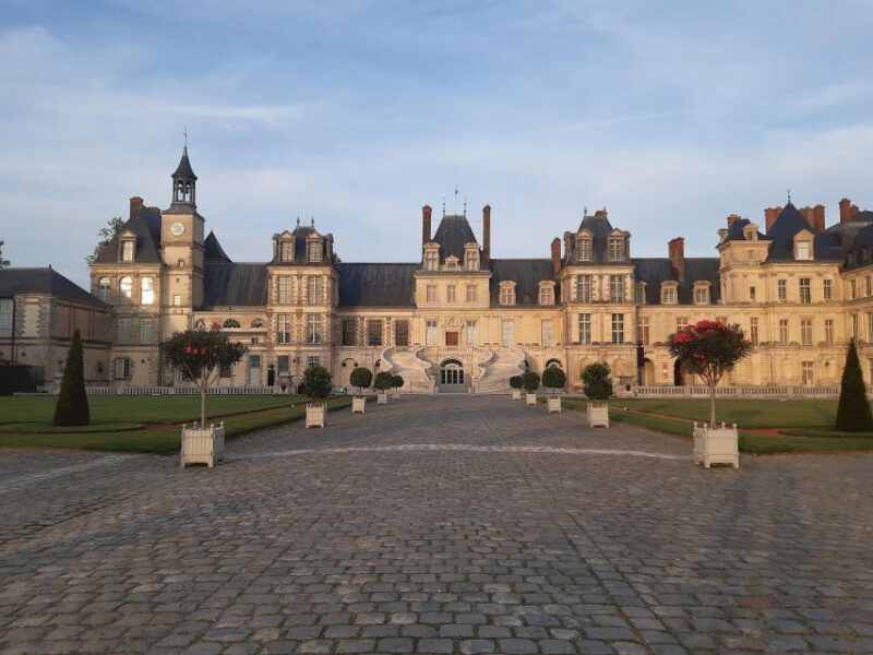 From Paris: Château de Fontaine bleau & Vaux-le-Vicomte - Key Points
