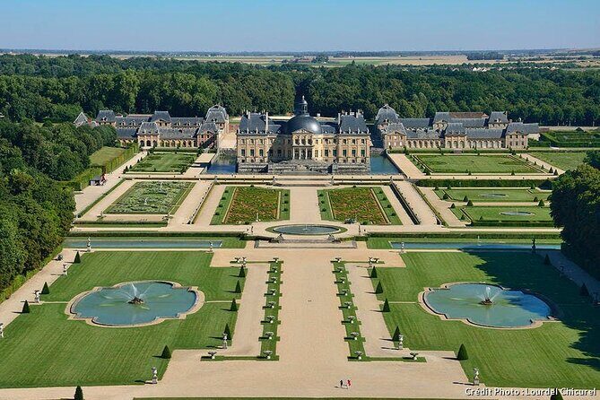 From Paris: Château de Fontainebleau and Vaux-le-Vicomte - An In-Depth Look at the Tour
