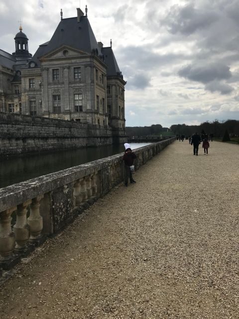 From Paris: "le Grand Noël Vaux le Vicomte & Fontainebleau" - Return to Paris