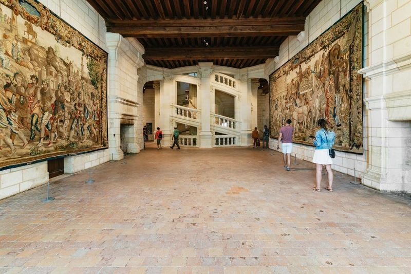 From Paris: Loire Valley Castles Day Trip With Wine Tasting - The complementary wine tasting: a nice bonus, not the whole point