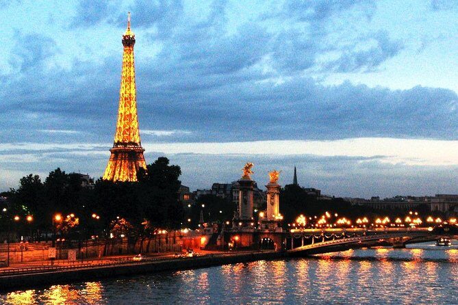 From Paris to CDG airport or From CDG airport to Paris (one way) - Who is this service best suited for?