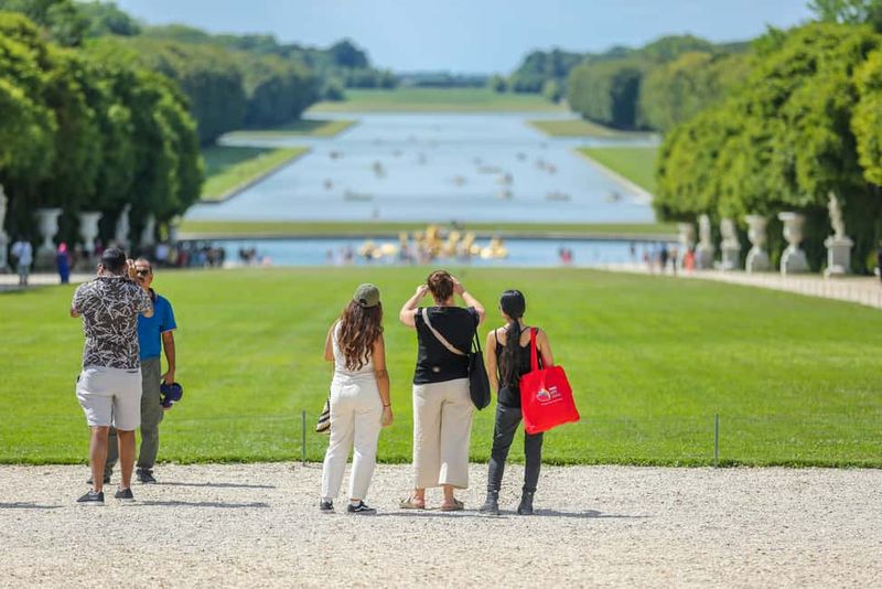 From Paris: Versailles Palace & Gardens with Transportation - Audio Guide App in 10 Languages: How to Make It Work Smoothly