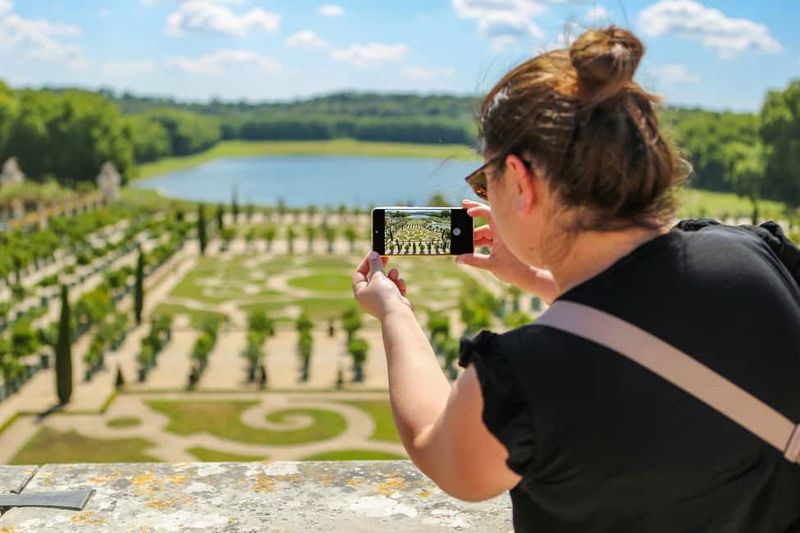 From Paris: Versailles Palace & Gardens with Transportation - Timing and Crowds: Tuesdays, Musical Days, and Realistic Expectations