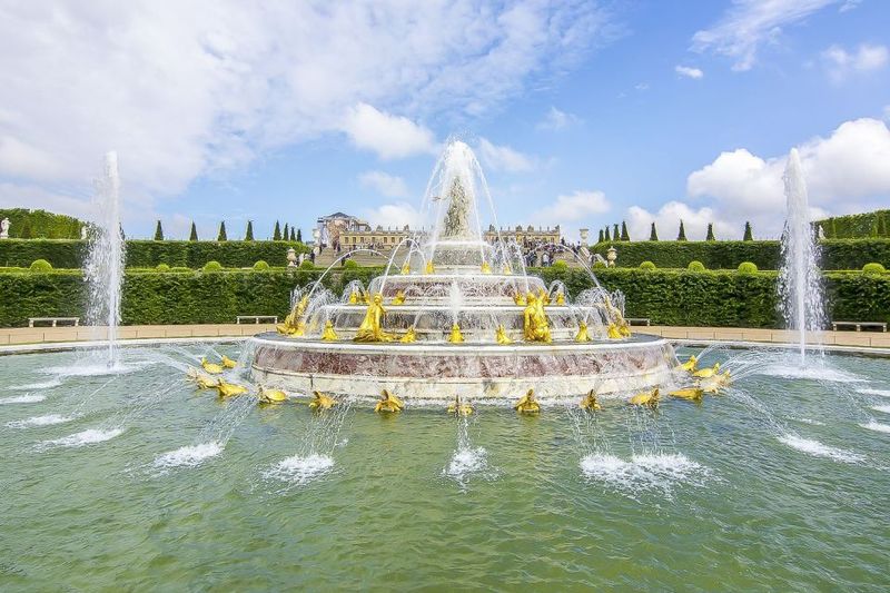 From Paris: Versailles Palace & Gardens with Transportation - Musical Gardens and fountain shows: when they’re included