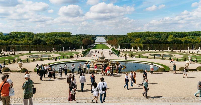 From Paris: Versailles Palace & Gardens with Transportation - Marie Antoinette and Trianon: what changes with the full-day option