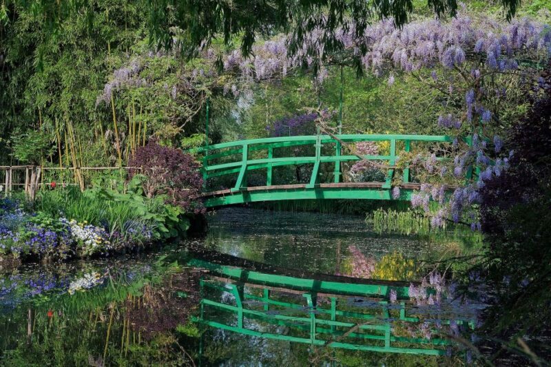 From Paris:Visit of Monet's house and its gardens in Giverny - The Guide and Transportation