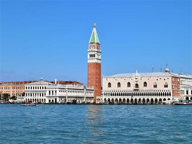 From Punta Sabbioni: Murano and Burano with stops - Discovering Murano and Burano: A Practical Guide to the Venetian Lagoon Tour