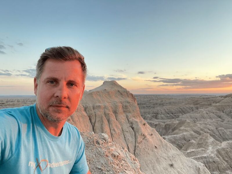 From Rapid City: Epic Badlands Tour and Legendary Wall Drug - Visiting Wall Drug: Americana at Its Quirkiest