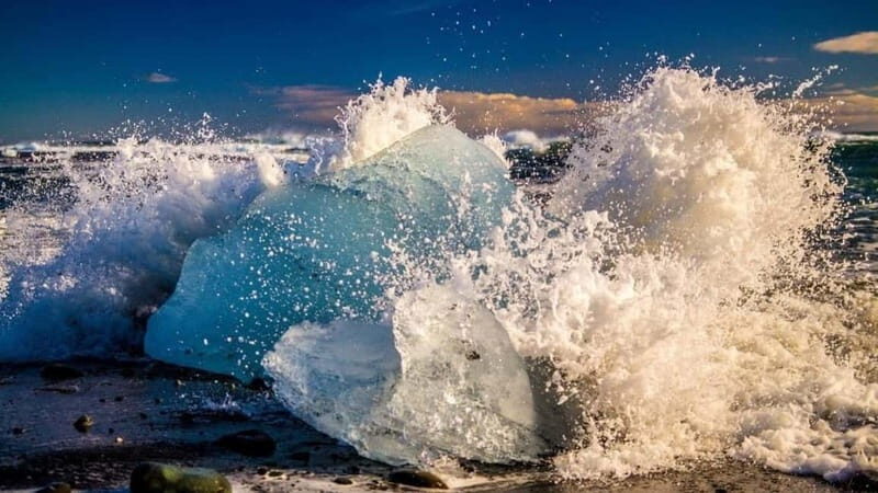 From Reykjavik: Glacier Lagoon and Fjaðrárgjúfur Canyon Tour - Practical Tips for Taking the Tour