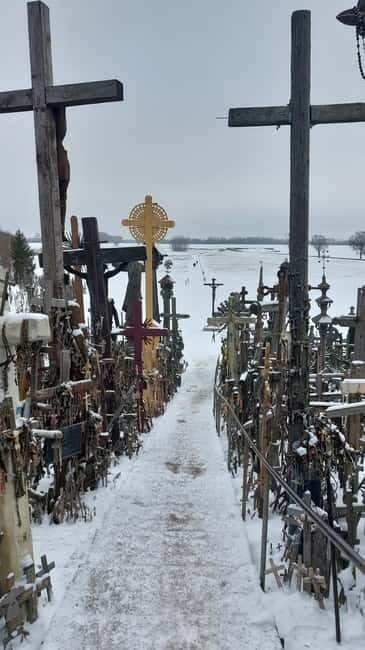 From (Riga) Jelgava train station: hill of crosses, Rundale - Key Points