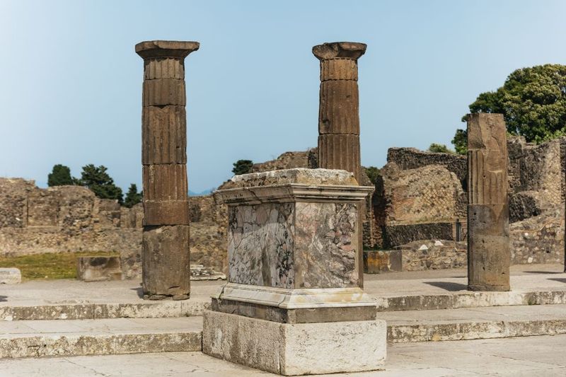 From Rome: Pompeii Day Trip with Optional Vesuvius and Lunch - Optional lunch with Bay of Naples views: what’s included