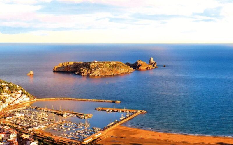 From Roses: Medes Islands Boat Tour with El Estartit Visit - The Itinerary: What You Can Expect