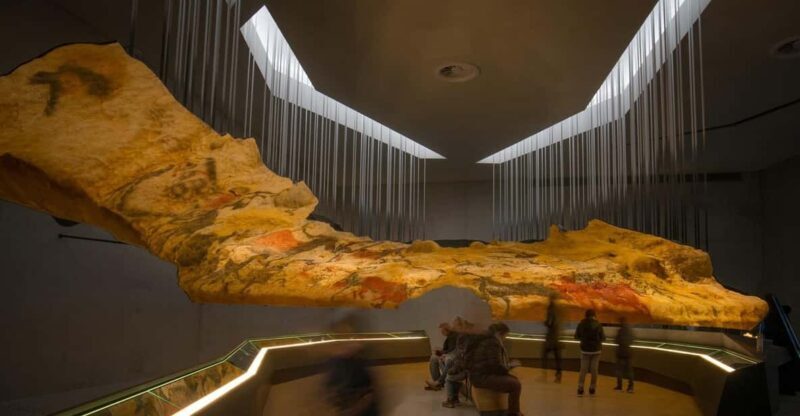 From Sarlat-la-Canéda: Lascaux IV and Cave Art Full-Day Tour - A Deep Dive into the Experience