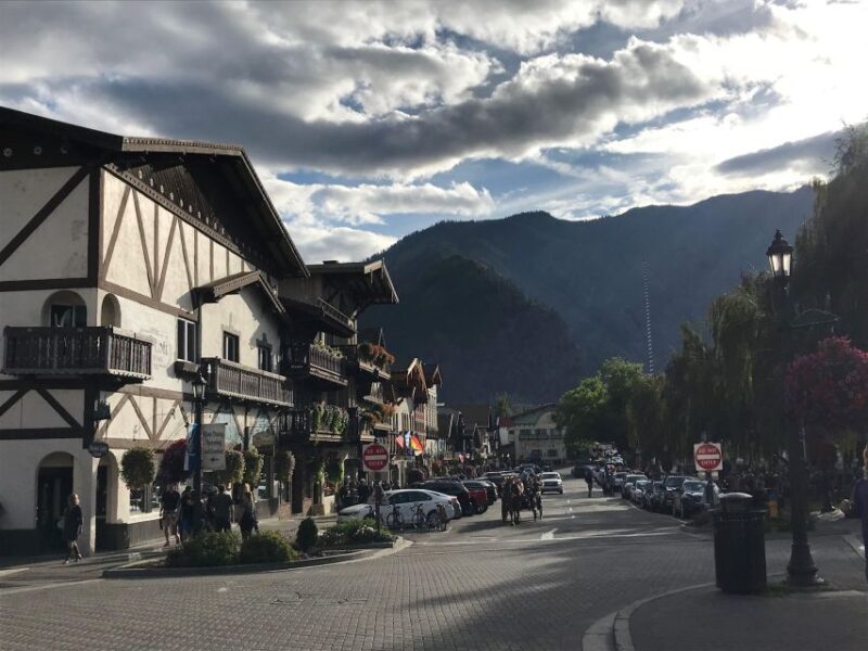 From Seattle: Day Trip Through The Cascades to Leavenworth - Exploring Leavenworth