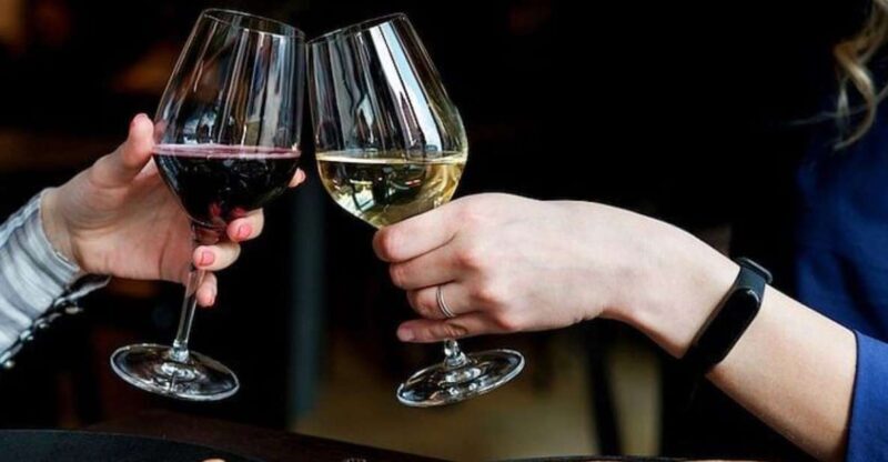 From Seattle: Full Day Seattles Wineries and Waterfalls Tour - Key Points