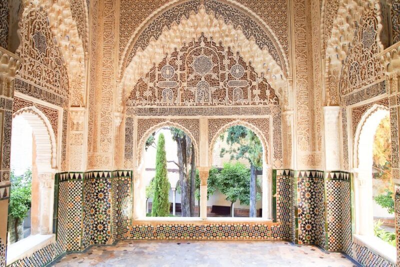 From Seville: Granada Day Trip with Alhambra and Albaicín - Key Points