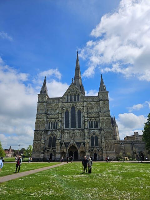 From Southampton: New Forest and Salisbury Private Tour - Key Points