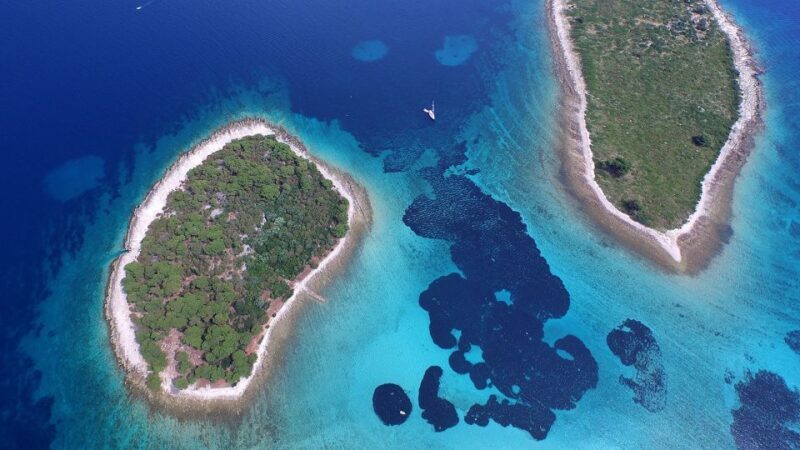 From Split: Blue Lagoon and Trogir Half-Day Speedboat Tour - Midday Relaxation at Okrug Gornji