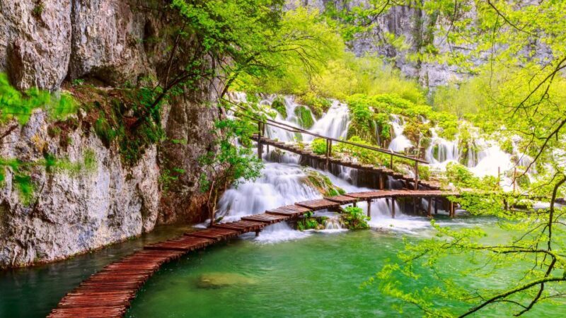 From Split: Transfer to Zagreb with Stop at Plitvice Lakes - Exploring the Split to Zagreb Transfer with a Stop at Plitvice Lakes