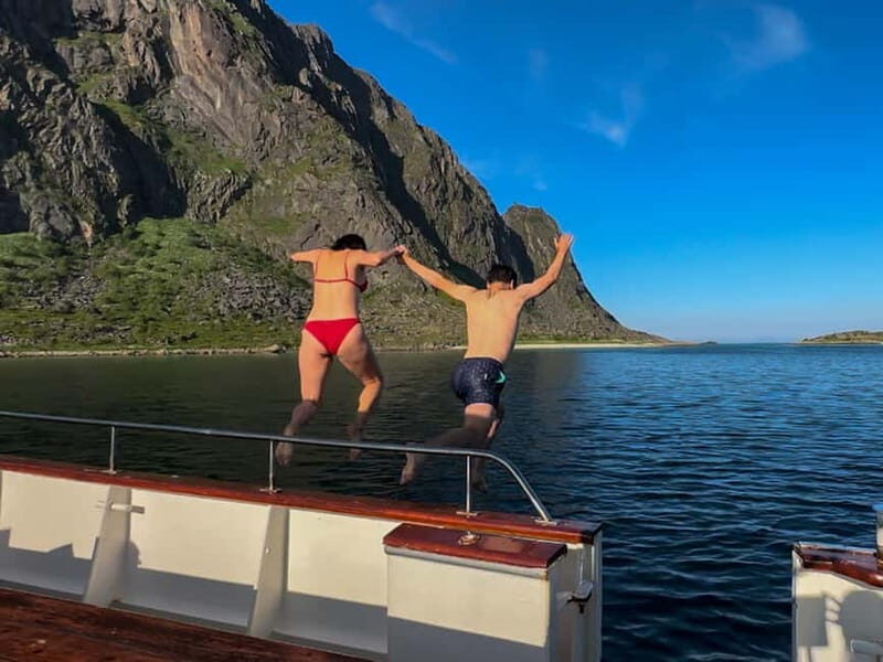 From Svolvær: Private Midnight Sun Yacht Cruise in Lofoten - Setting the Scene: What to Expect on the Cruise