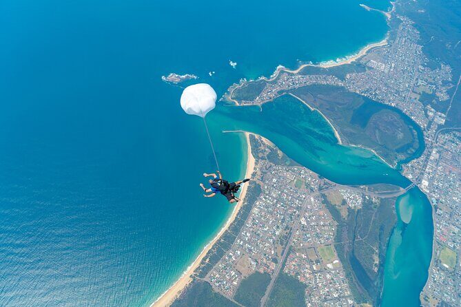 From Sydney: Tandem Skydive Experience over Newcastle Beach - What to Expect from Your Skydive