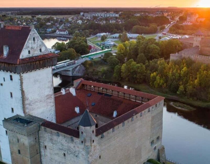 From Tallinn: Narva and Narva-Jõesuu Day Trip with Guide - A Detailed Look at the Tour