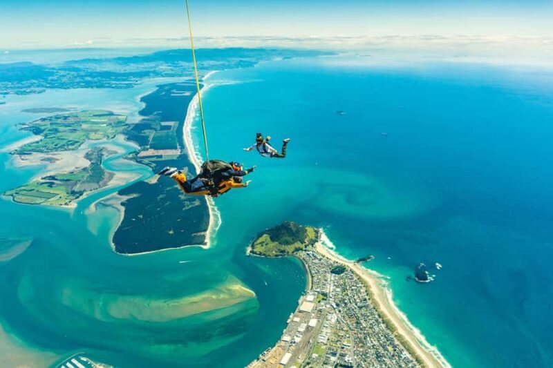 From Tauranga: Skydive over Mount Maunganui - Practical Details and Tips