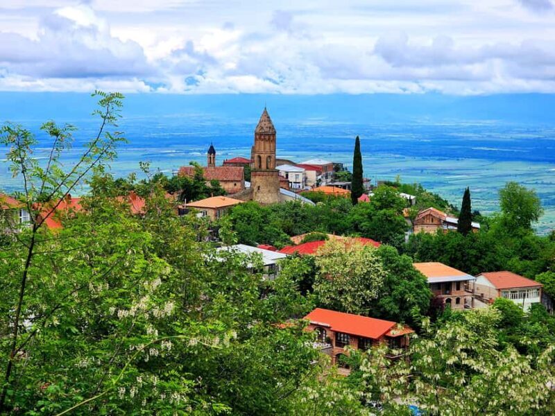 From Tbilisi: Bodbe and Sighnaghi Tour with Supra Lunch - Key Points