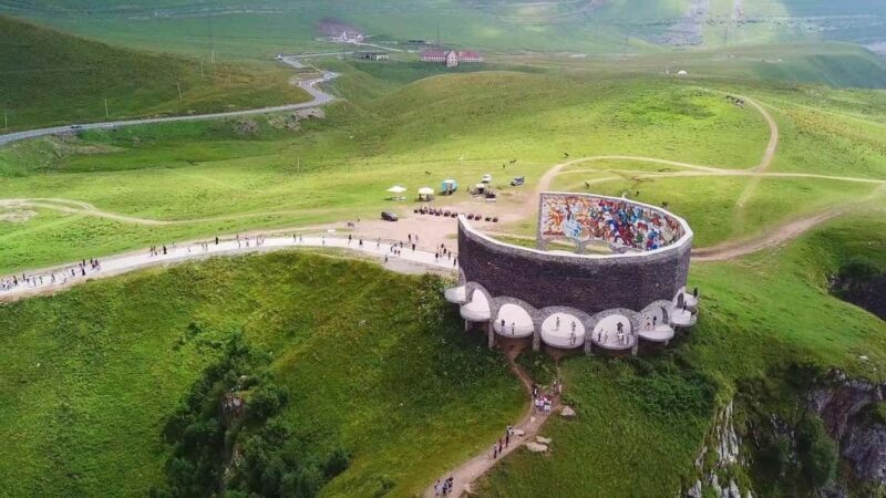 From Tbilisi: Kazbegi, Gudauri & Gergeti Group Day Tour - Practical Tips for a Great Experience