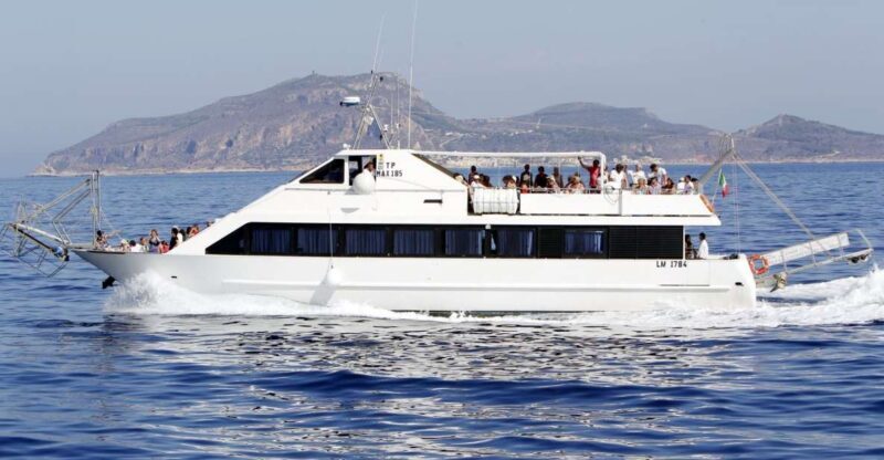 From Trapani: Favignana and Levanzo Boat Trip with Stops - Levanzo: Small but Spectacular