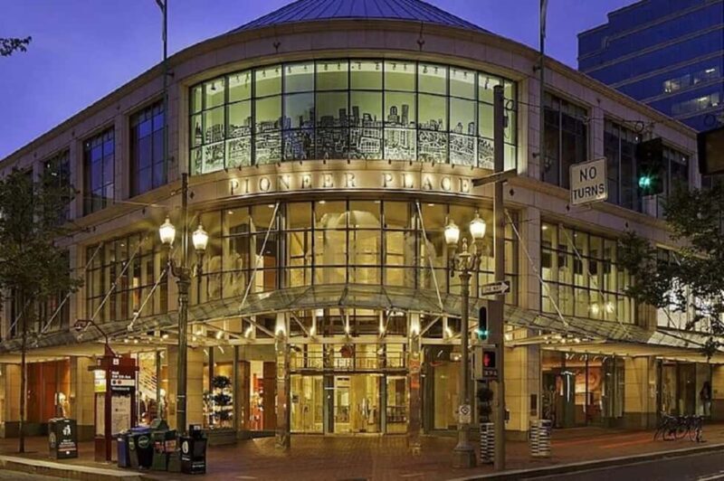 From Vancouver: Leavenworth & Premium Outlets 2-Day Tour - The Authentic Experience