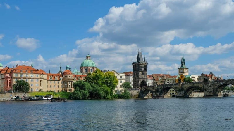 From Vienna: Full-Day Trip to Prague - Guided Experience: Knowledgeable Guides