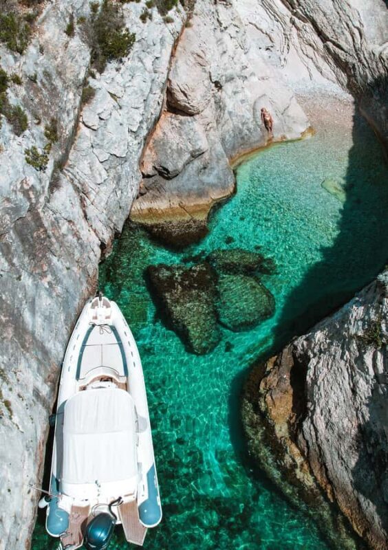 From Vis: Speed boat tour along south shore Of Vis - Who Should Consider This Tour?