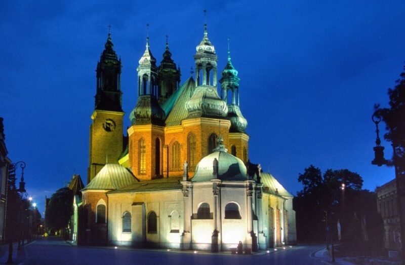 From Warsaw: Poznan Small Group Day Trip with Lunch - Free Time and Lunch