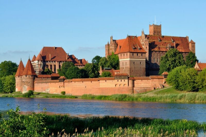 From Warsaw: Tour to Malbork Castle and Gdansk or Sopot - Is It Worth the Price?