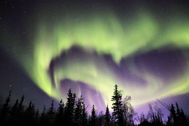 From Yellowknife: Northern Lights Bus Tour with Photos - What the Tour Includes and How It Works