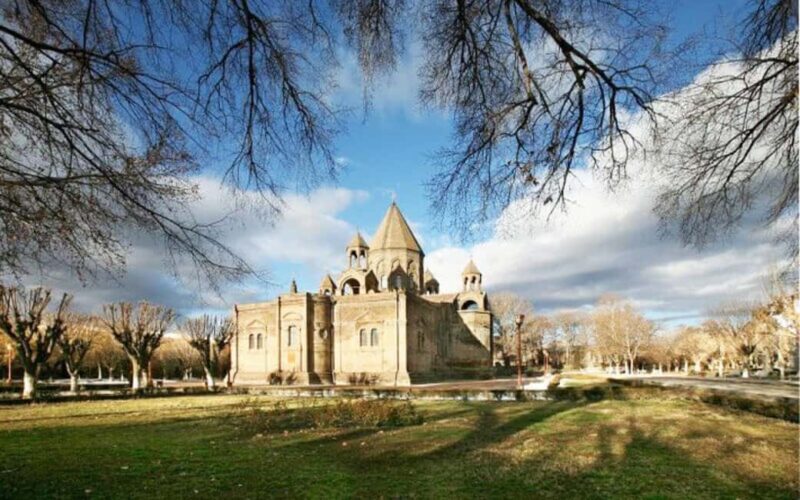 From Yerevan: Echmiadzin cathedral and Zvartnots temple - Key Points