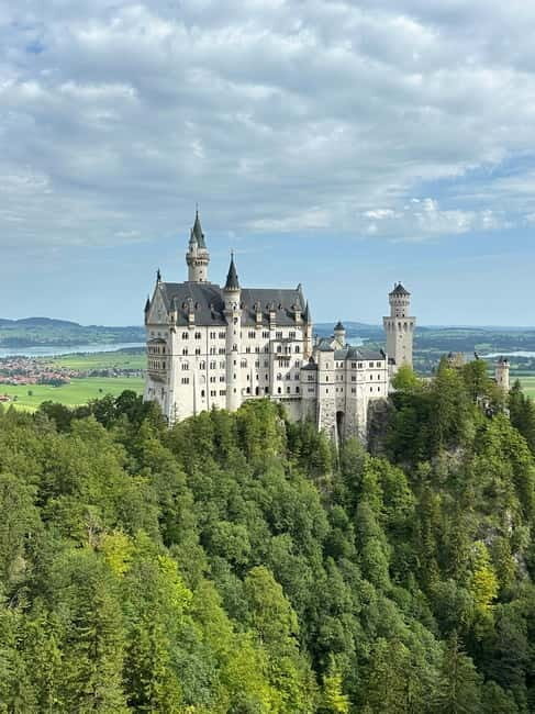 From Zurich: Neuschwanstein Castle Private Tour with Lunch - Exploring the Neuschwanstein Castle Private Tour from Zurich – An Honest Look