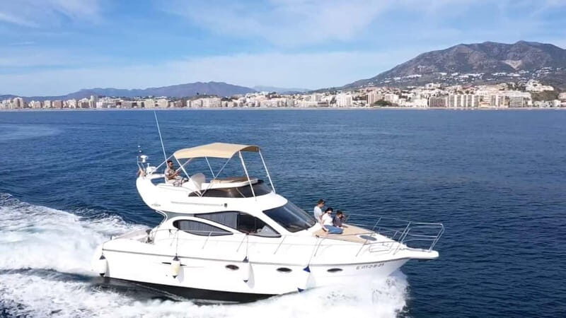 Fuengirola : 2 hours LUXURY Yacht Dolphin Trip DRINKS SNACKS - Key Points