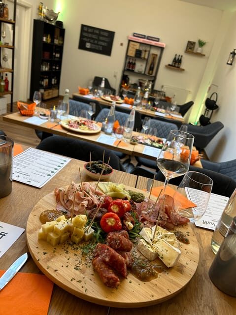 Fulda: Guided wine tasting with wines and wine accompaniments - Pros and Cons From Traveler Feedback