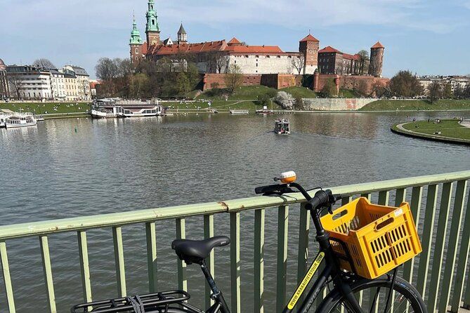 Full Bike Tour - the Old Town, Jewish Qtr & the Ghetto NEW BIKES - Stop-by-stop: what you’ll see and what to watch for