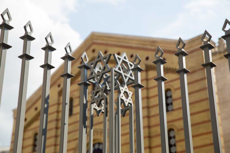 Full Day Budapest City Tour with Lunch, Wine & Dessert - FAQs