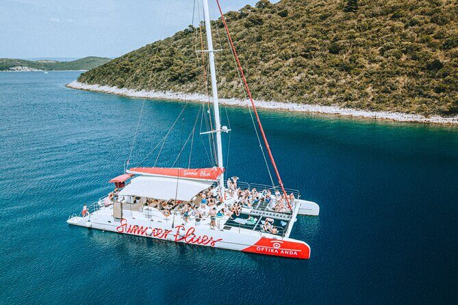 Full-Day Catamaran Cruise to Hvar & Pakleni Islands with Food and free Drinks - The Experience in Detail