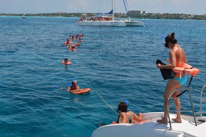 Full-Day Catamaran Tour to Isla Mujeres from Cancun with Lunch - Setting off from Cancun: What to expect