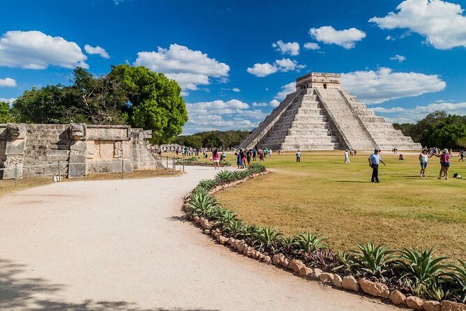 Full day Chichén Itzá Tour from Cancún and Riviera Maya - The Experience of the Guides and Group