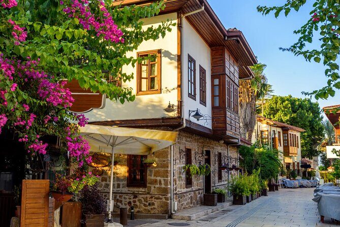 Full Day City Tour/2 Waterfalls, Boat Trip, Old Town - Key Points